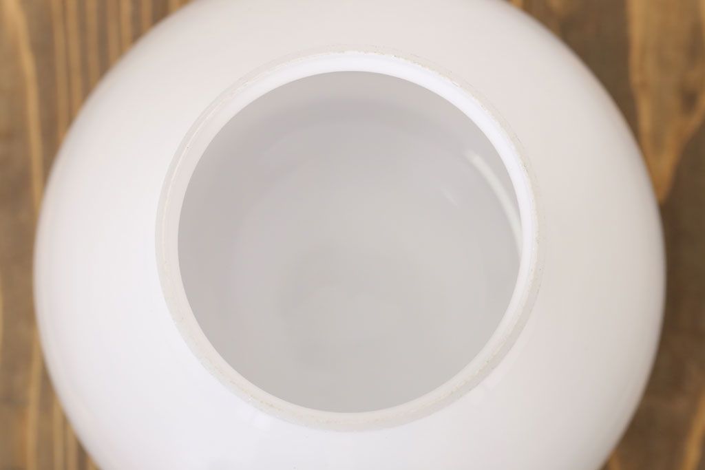 白いガラスの古いペンダントライト(天井照明)