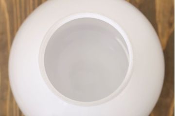 白いガラスの古いペンダントライト(天井照明)