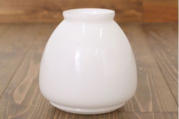 白いガラスの古いペンダントライト(天井照明)