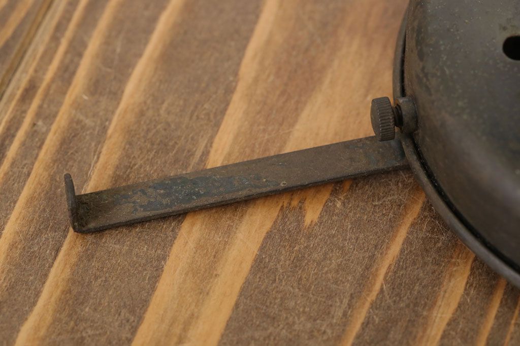 白いガラスの古いペンダントライト(天井照明)