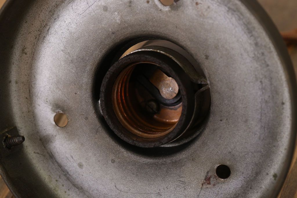 白いガラスの古いペンダントライト(天井照明)