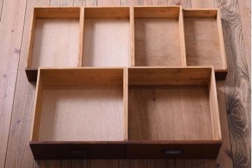 レトロ家具　古い木製のレトロな収納棚(モールガラス入り)