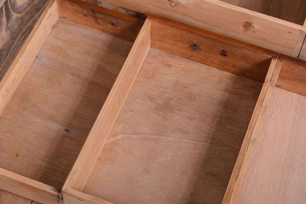 レトロ家具　古い木製のレトロな収納棚(モールガラス入り)