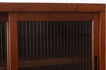 レトロ家具　古い木製のレトロな収納棚(モールガラス入り)