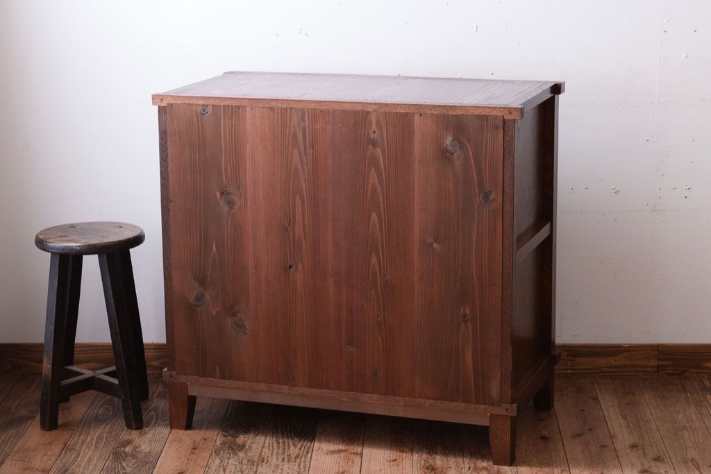 レトロ家具　古い木製のレトロな収納棚(モールガラス入り)