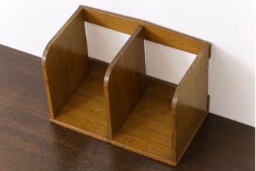 アンティーク雑貨　古い木製の昭和レトロなアンティーク本立て