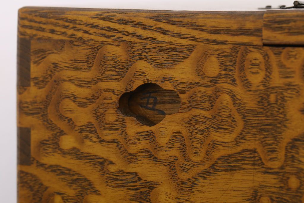 アンティーク雑貨　上質なアンティーク裁縫箱(小引き出し・小物入れ)(1)