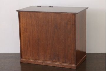 アンティーク家具　鏡付き!前面桑材の小引き出し(小さなドレッサー)