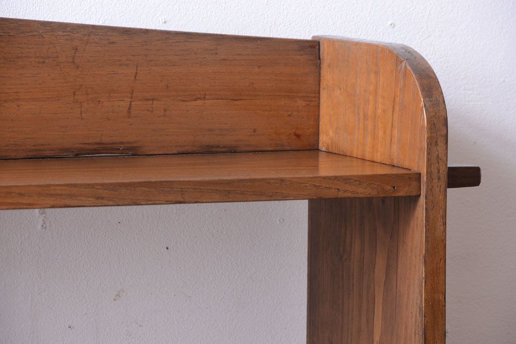 アンティーク家具　和製アンティークの楔(くさび)式本棚