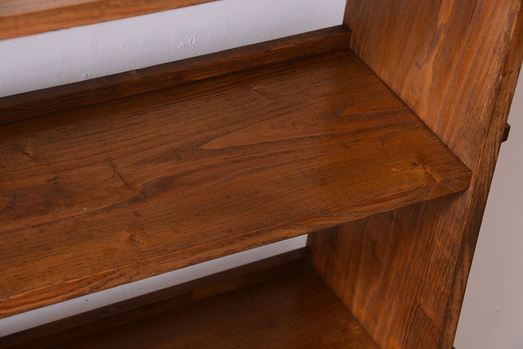 アンティーク家具　和製アンティークの楔(くさび)式本棚