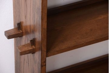 アンティーク家具　和製アンティークの楔(くさび)式本棚