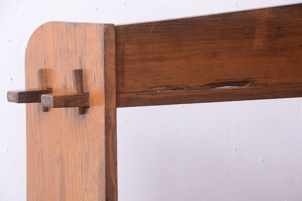 アンティーク家具　和製アンティークの楔(くさび)式本棚