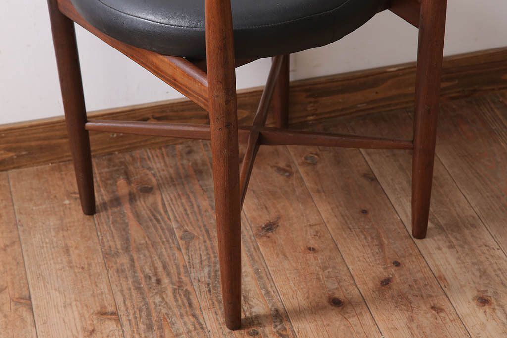 ヴィンテージ家具　北欧ビンテージ　G-PLAN(ジープラン)　Fresco(フレスコ)　サーキュラーチェア(ダイニングチェア)(1)