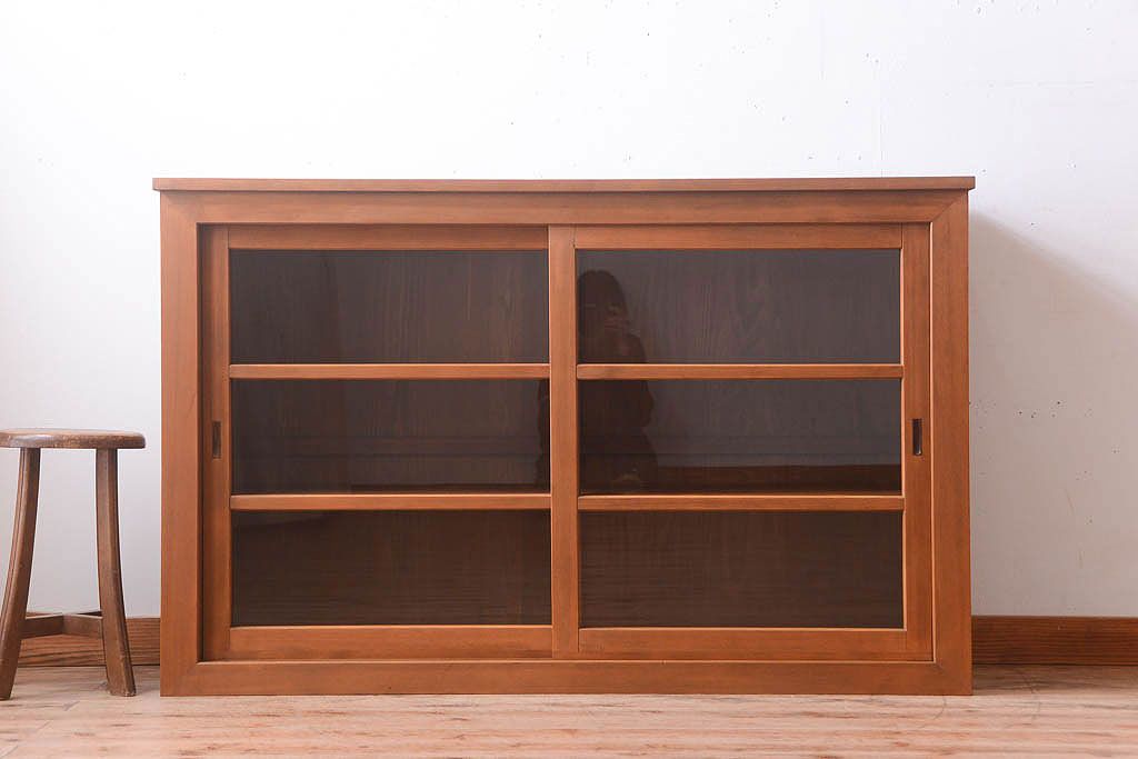 アンティーク家具　古い木製の和風な木味アンティークサイドキャビネット(水屋箪笥・収納棚)(1)