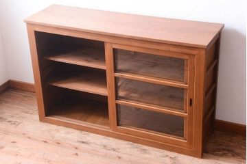 アンティーク家具　古い木製の和風な木味アンティークサイドキャビネット(水屋箪笥・収納棚)(1)