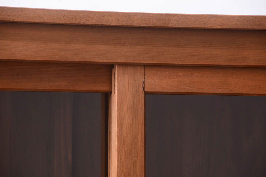 アンティーク家具　古い木製の和風な木味アンティークサイドキャビネット(水屋箪笥・収納棚)(1)