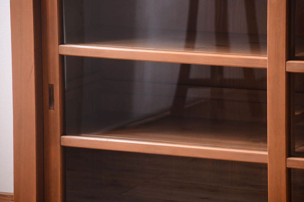 アンティーク家具　古い木製の和風な木味アンティークサイドキャビネット(水屋箪笥・収納棚)(1)