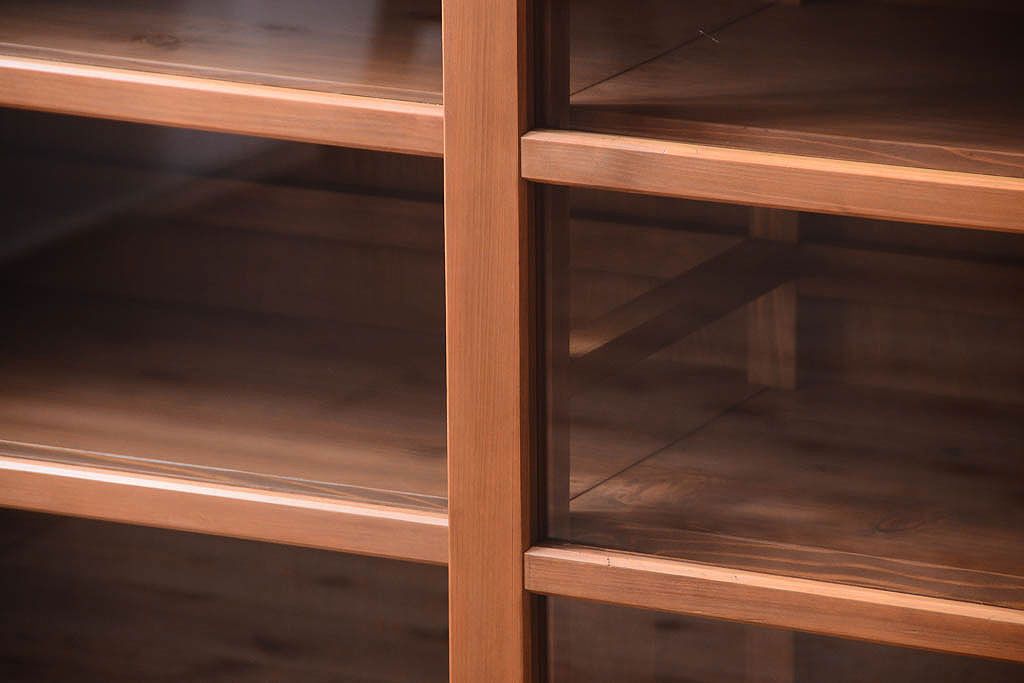 アンティーク家具　古い木製の和風な木味アンティークサイドキャビネット(水屋箪笥・収納棚)(1)