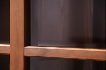 アンティーク家具　古い木製の和風な木味アンティークサイドキャビネット(水屋箪笥・収納棚)(1)