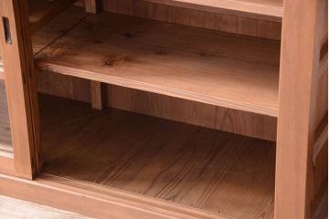 アンティーク家具　古い木製の和風な木味アンティークサイドキャビネット(水屋箪笥・収納棚)(1)