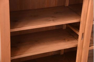 アンティーク家具　古い木製の和風な木味アンティークサイドキャビネット(水屋箪笥・収納棚)(1)