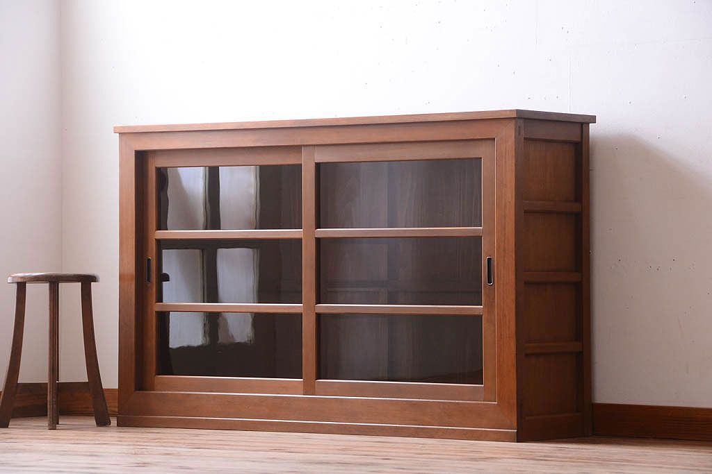 アンティーク家具　古い木製の和風な木味アンティークサイドキャビネット(水屋箪笥・収納棚)(2)