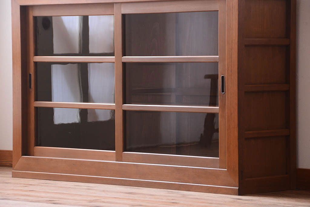 アンティーク家具　古い木製の和風な木味アンティークサイドキャビネット(水屋箪笥・収納棚)(2)