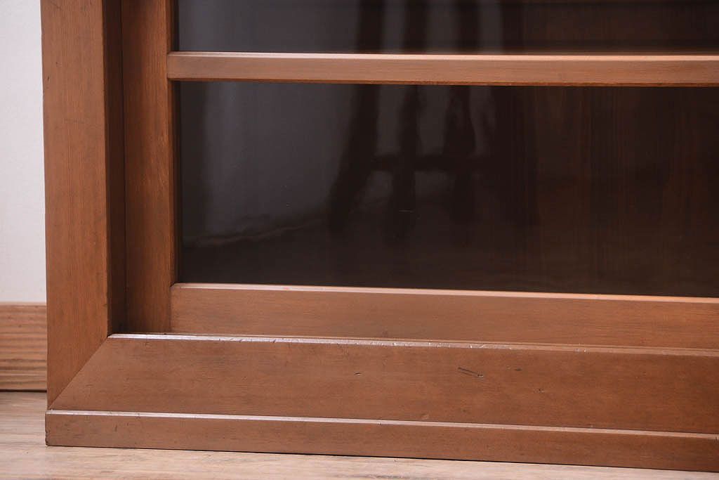 アンティーク家具　古い木製の和風な木味アンティークサイドキャビネット(水屋箪笥・収納棚)(2)