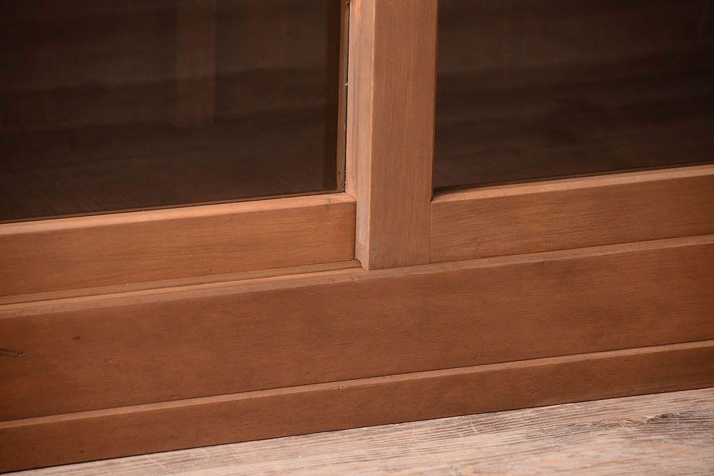 アンティーク家具　古い木製の和風な木味アンティークサイドキャビネット(水屋箪笥・収納棚)(2)