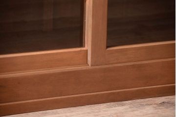 アンティーク家具　古い木製の和風な木味アンティークサイドキャビネット(水屋箪笥・収納棚)(2)