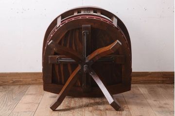 アンティーク家具　アーム付きのシックなアンティーク回転椅子(ドクターチェア)(1)