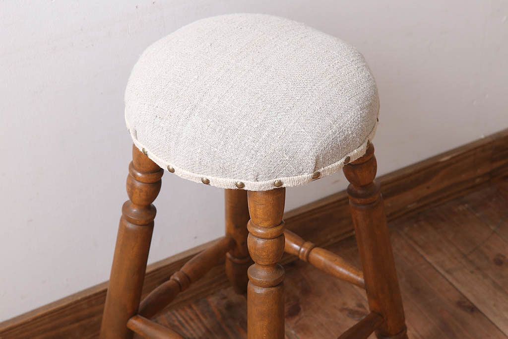 アンティーク家具　古い木製のクッション座面丸スツール