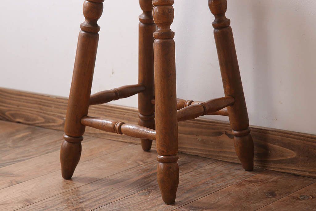 アンティーク家具　古い木製のクッション座面丸スツール