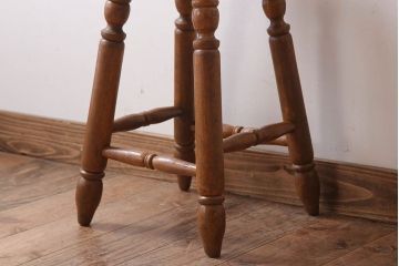 アンティーク家具　古い木製のクッション座面丸スツール
