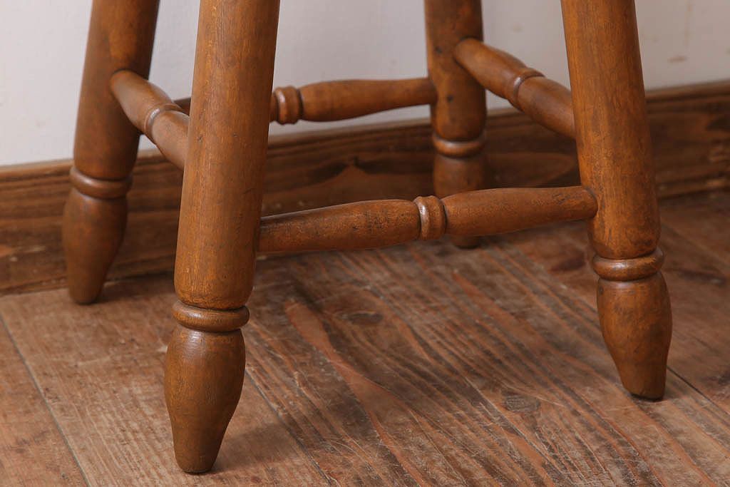 アンティーク家具　古い木製のクッション座面丸スツール