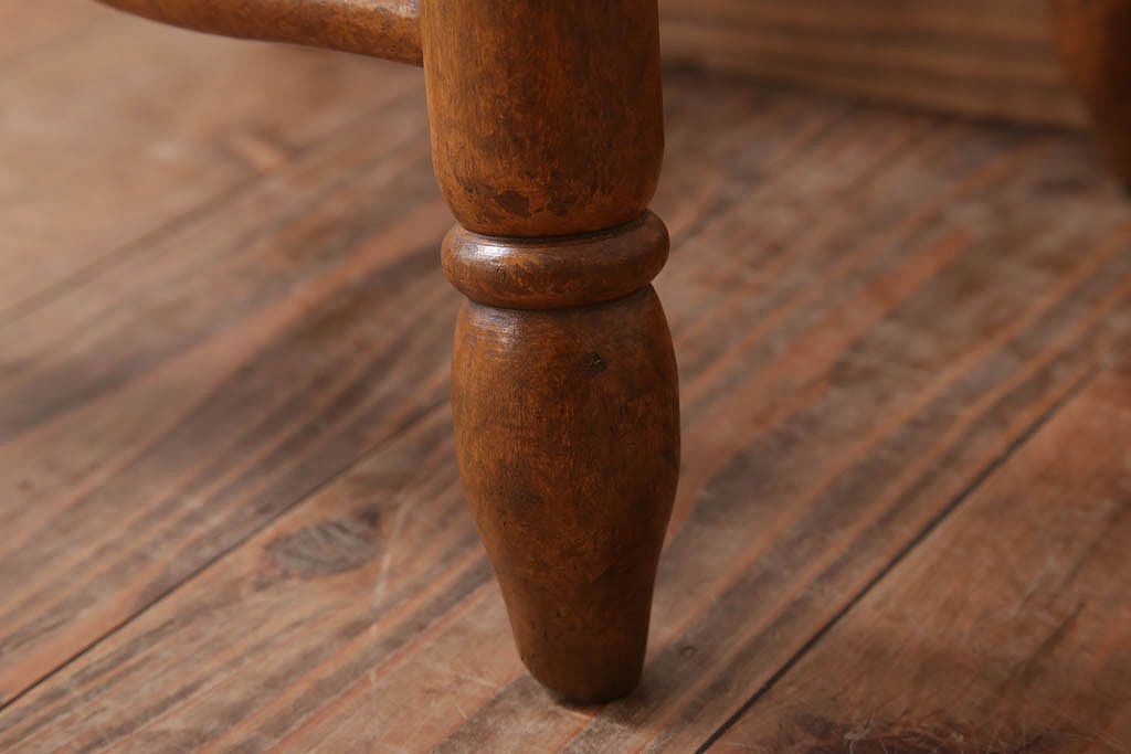 アンティーク家具　古い木製のクッション座面丸スツール