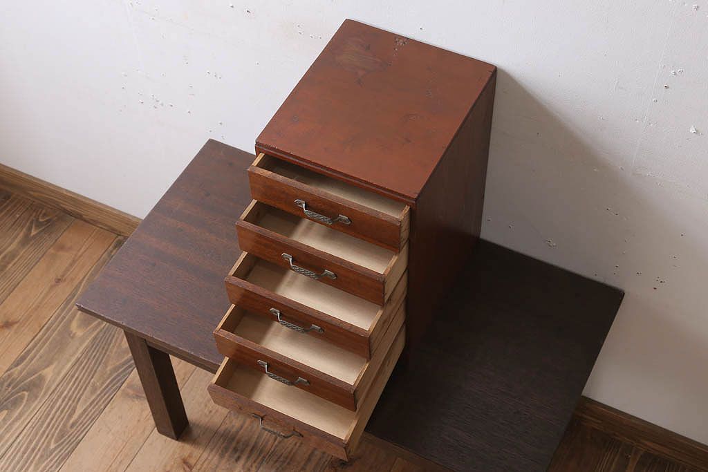 レトロ家具　昭和レトロ　古い木製のアンティーク5杯小引き出し