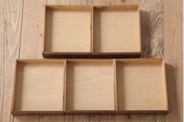 レトロ家具　昭和レトロ　古い木製のアンティーク5杯小引き出し