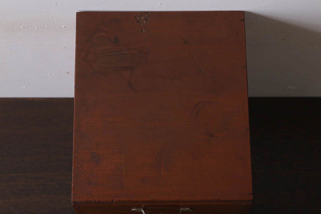 レトロ家具　昭和レトロ　古い木製のアンティーク5杯小引き出し