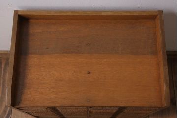 レトロ家具　昭和レトロ　古い木製の小ぶりなアンティーク縦型書類棚(カルテケース)(2)