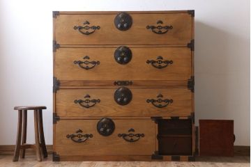 アンティーク家具　前面欅材　古民具・骨董　二段重ね時代箪笥(衣装箪笥)