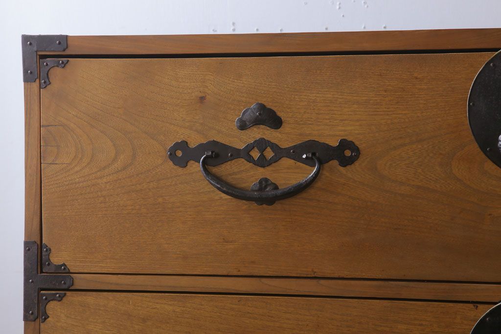 アンティーク家具　前面欅材　古民具・骨董　二段重ね時代箪笥(衣装箪笥)