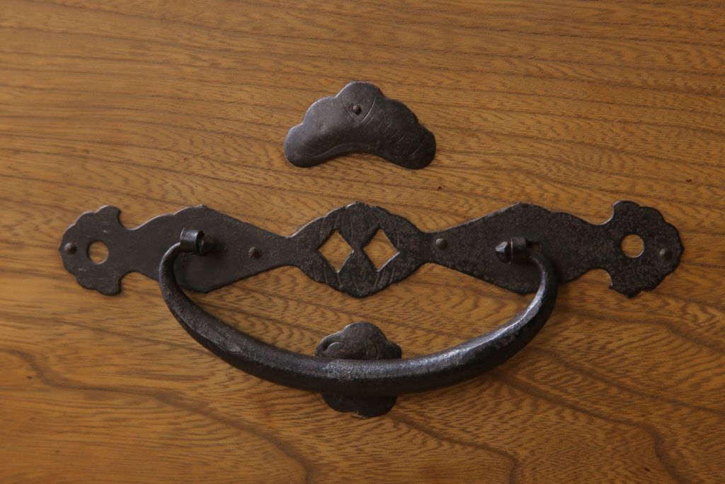 アンティーク家具　前面欅材　古民具・骨董　二段重ね時代箪笥(衣装箪笥)