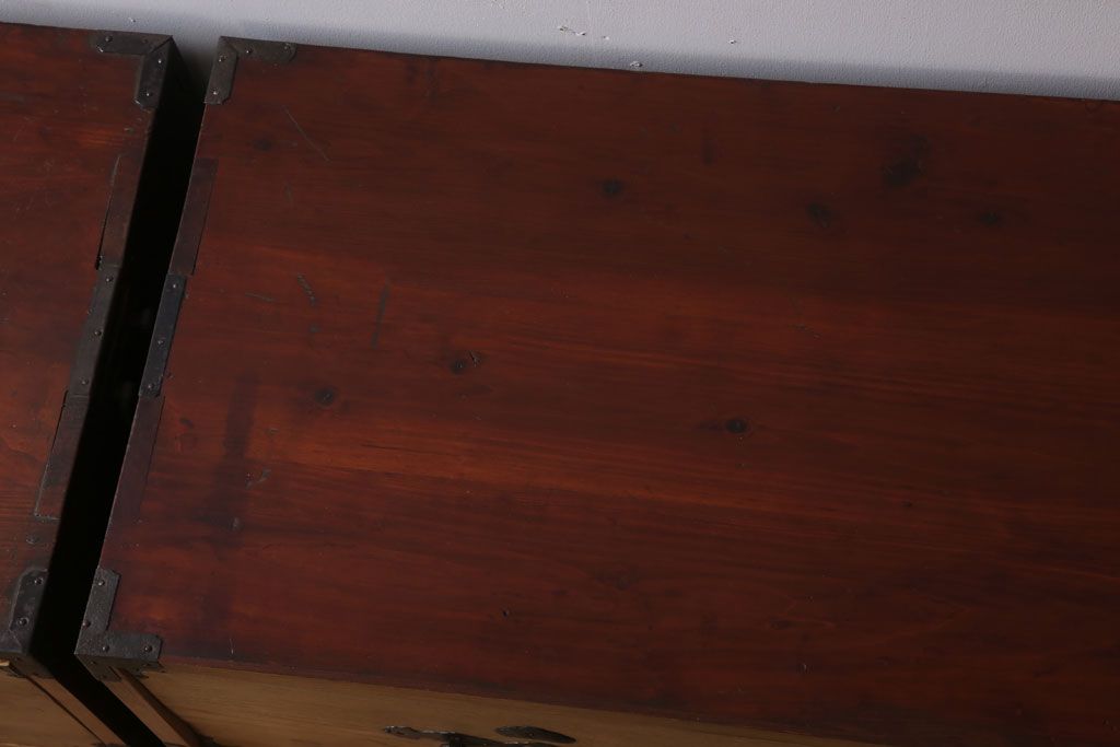 アンティーク家具　前面欅材　古民具・骨董　二段重ね時代箪笥(衣装箪笥)