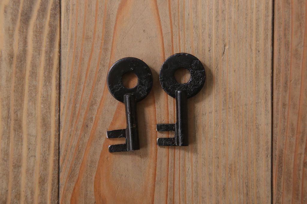 アンティーク家具　前面欅材　古民具・骨董　二段重ね時代箪笥(衣装箪笥)