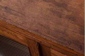 レトロ家具　モールガラス入り!昭和レトロ　小ぶりでかわいいナラ材製食器棚(収納棚)