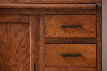 レトロ家具　モールガラス入り!昭和レトロ　小ぶりでかわいいナラ材製食器棚(収納棚)