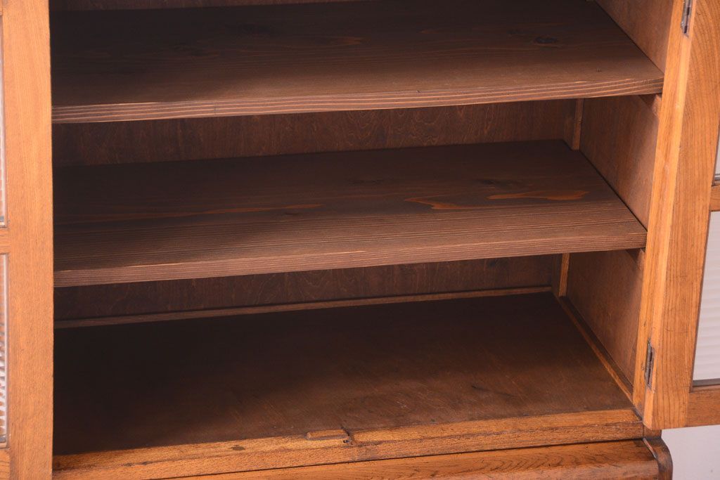 レトロ家具　モールガラス入り!昭和レトロ　小ぶりでかわいいナラ材製食器棚(収納棚)