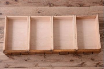 レトロ家具　モールガラス入り!昭和レトロ　小ぶりでかわいいナラ材製食器棚(収納棚)