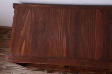 アンティーク家具　脚付き!結霜ガラス引き戸のアンティークサイドボード(収納棚)